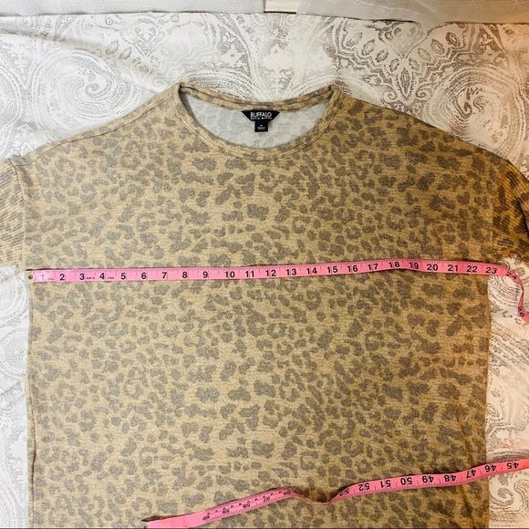 Buffalo David Bitton Leopard print long sleeve~M - Picture 6 of 7